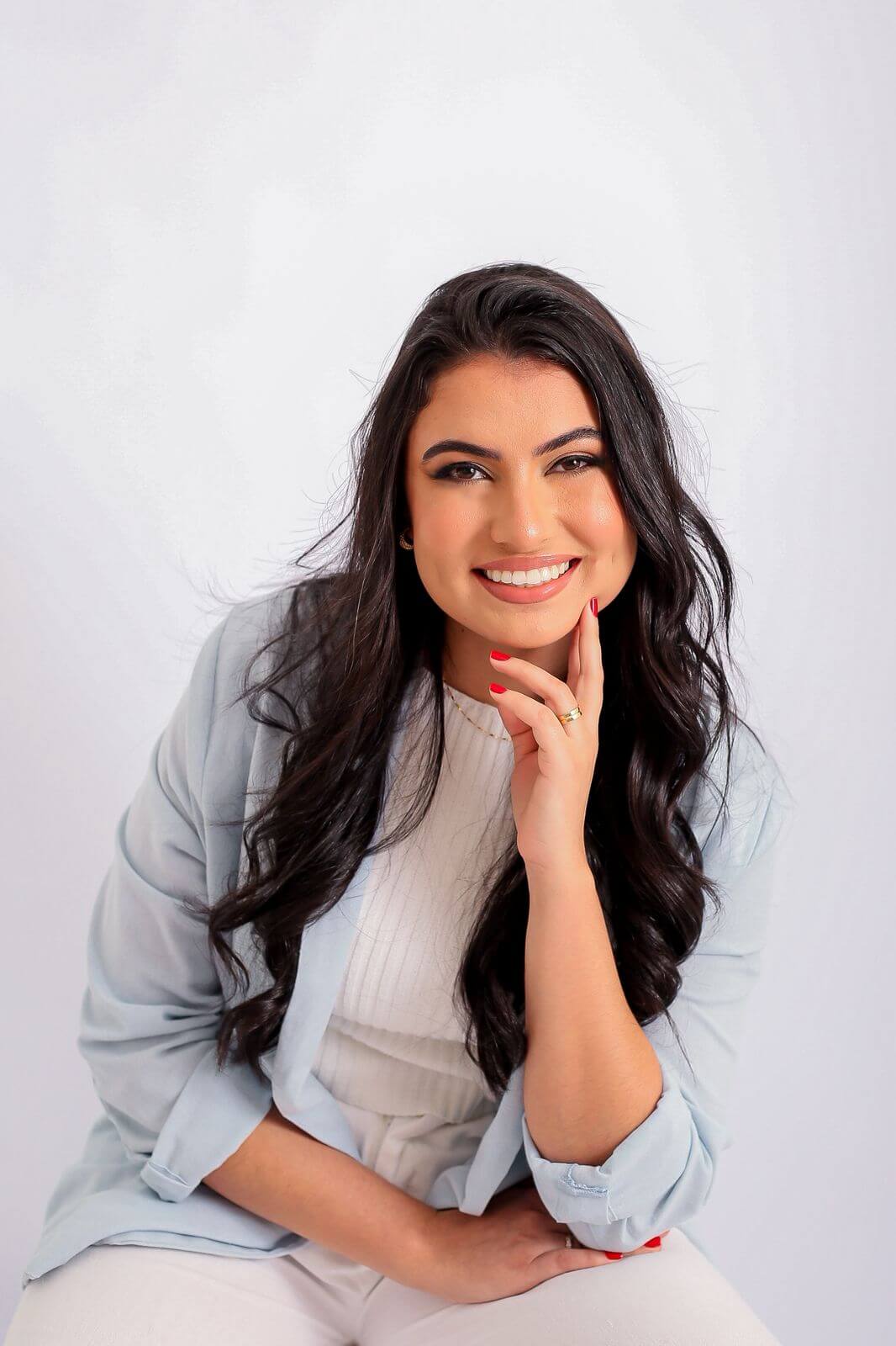 Dra. Ana Paula Fernandes, dentista especialista em prótese e implante dentário